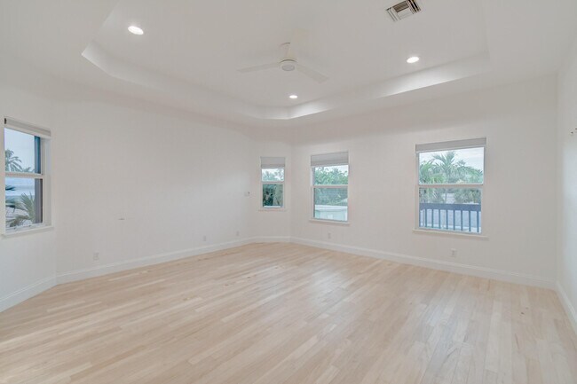 Building Photo - 21 Oceanview Dr