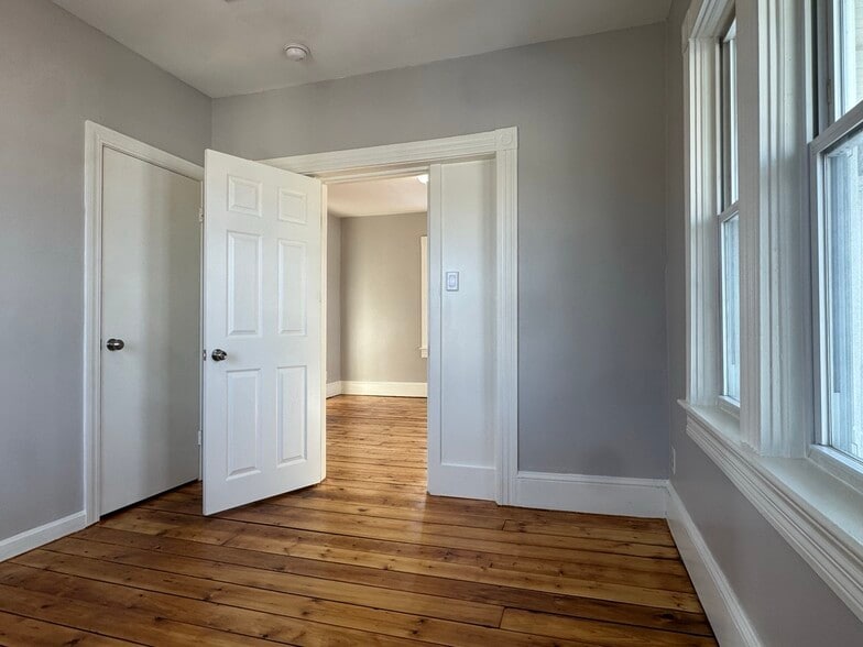 Building Photo - 58 Division St