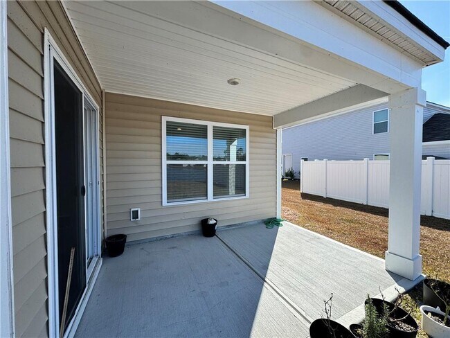 Building Photo - 38 Autumn's Wood Dr