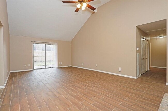 Building Photo - 21623 Park York Dr