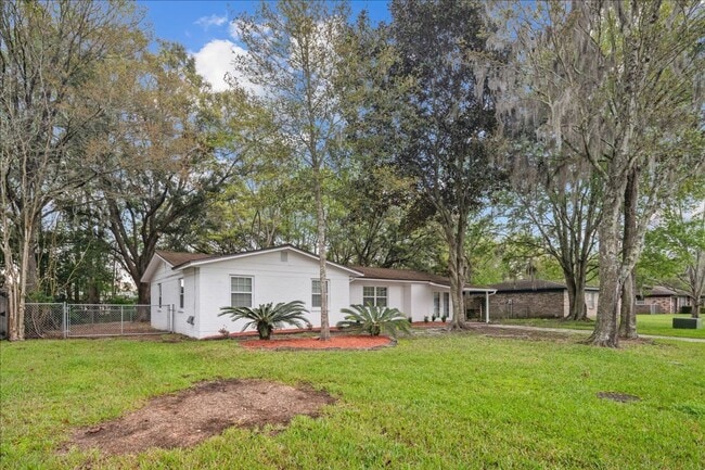 Building Photo - 3/2 with 1/1 In Law Suite in  Heritage Farms Orange Park South