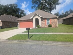 Building Photo - 39356 Legacy Lake Dr