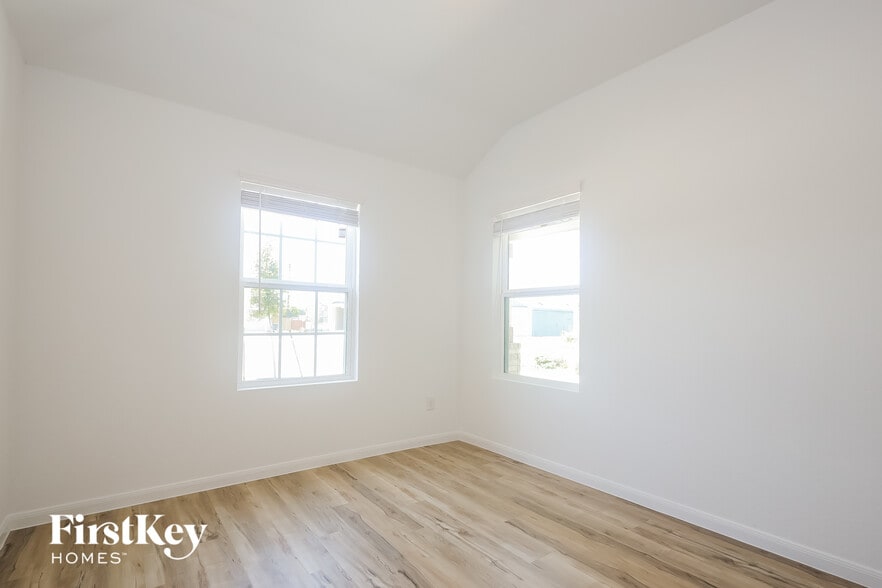 Building Photo - 1710 Morse Way