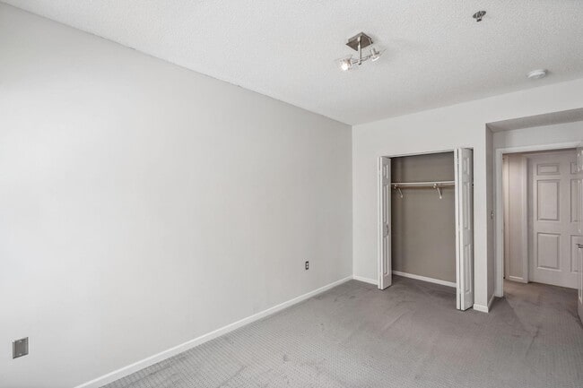 Building Photo - 675 N 1st St