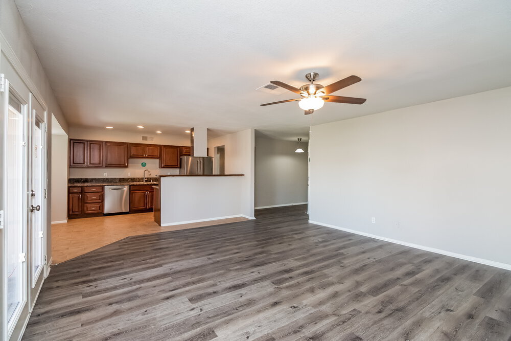 Building Photo - 736 W El Prado Rd