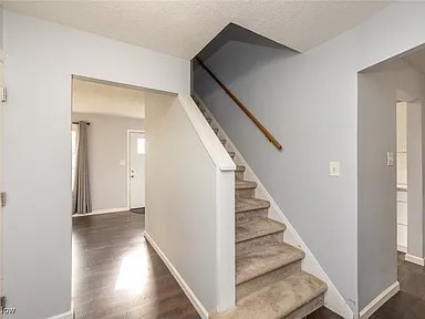 Building Photo - 5222 W 83rd St