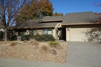 Building Photo - 105 Almond Dr