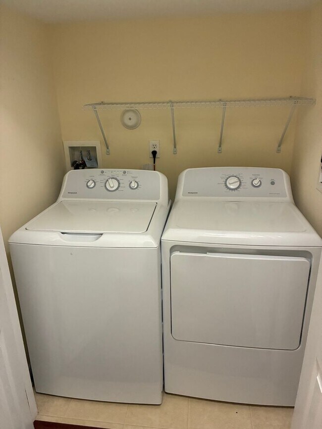 Building Photo - Heart of NEW TOWN