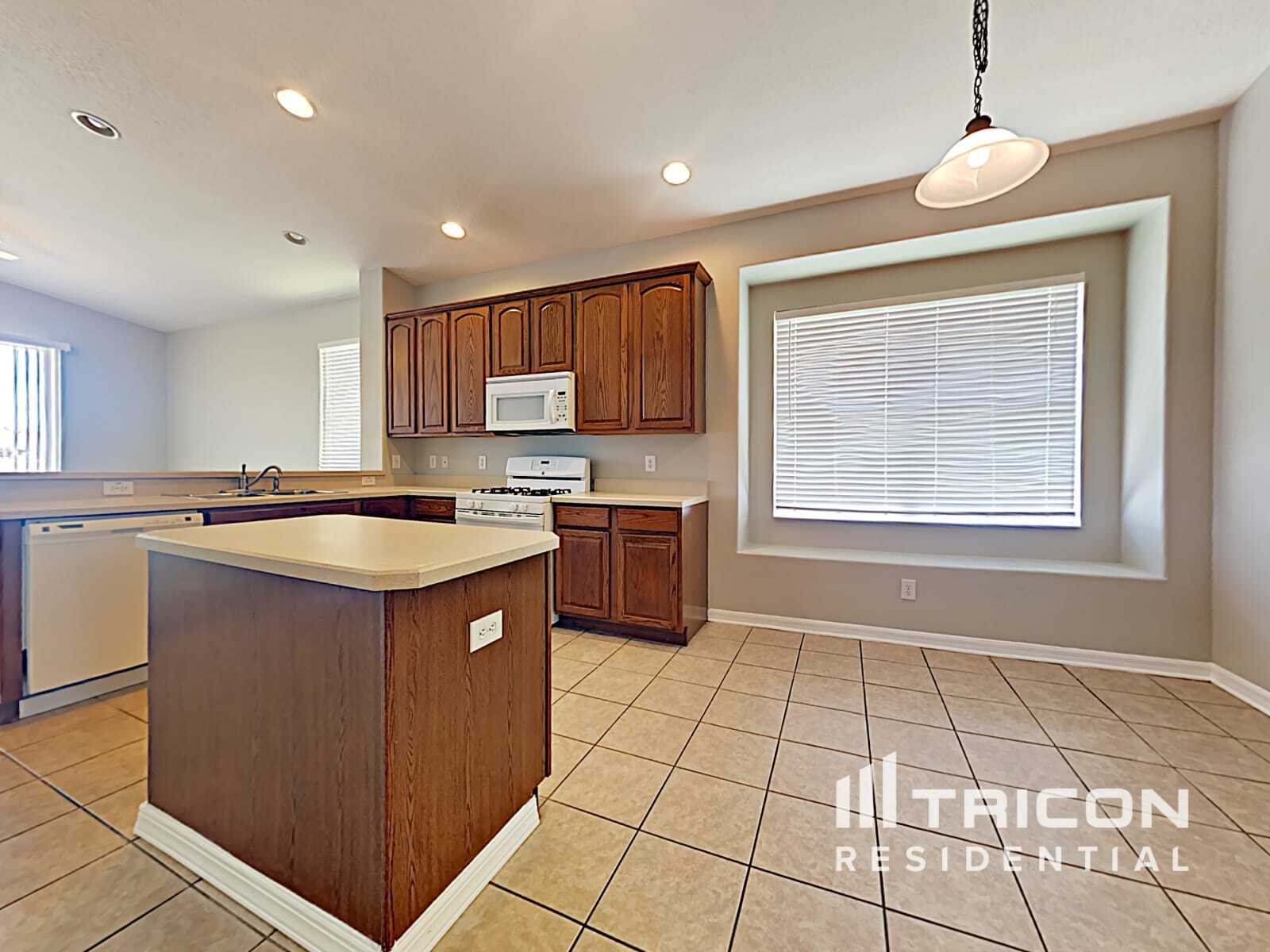 Building Photo - 5112 Clover Mist Dr