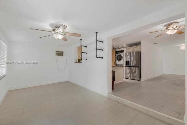 Building Photo - 5850 SW 149th Ave