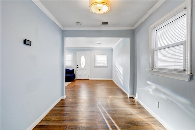 Building Photo - 3 Bed Apartment in North Middletown