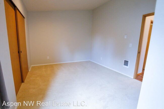 Building Photo - 2 br, 1.5 bath House - 451 S 328th Street B10