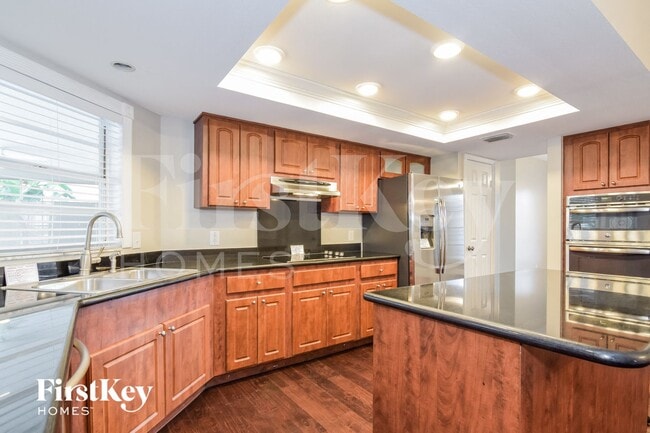 Building Photo - 2612 Crestfield Dr