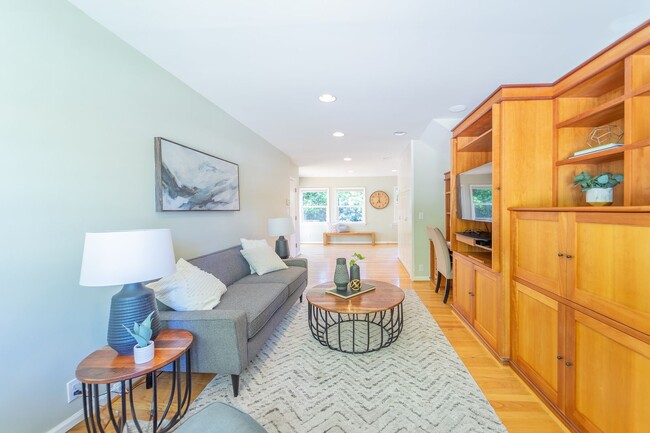 Building Photo - Enchanting Portland Heights 5BD House: You...