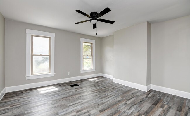 Building Photo - 1050 Oak St