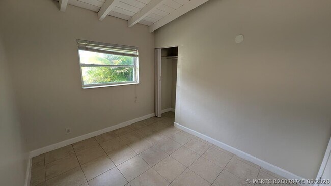 Building Photo - 1553 NW 15th Terrace