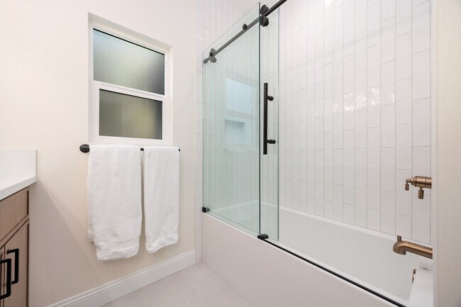 Building Photo - 1559 Rancho Serena