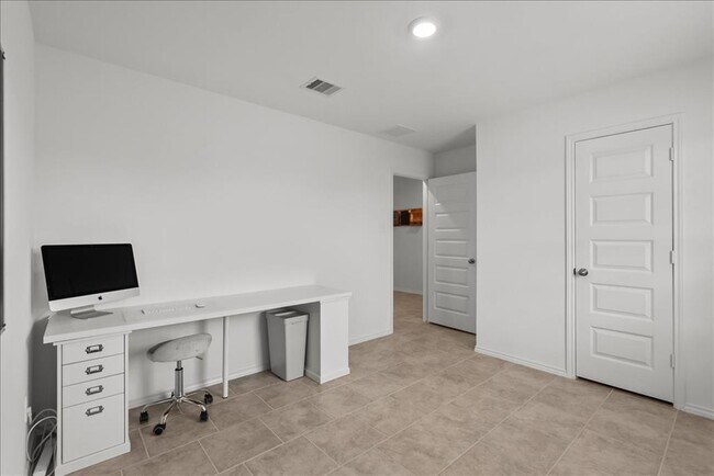 Building Photo - 7503 Cynomys Ct