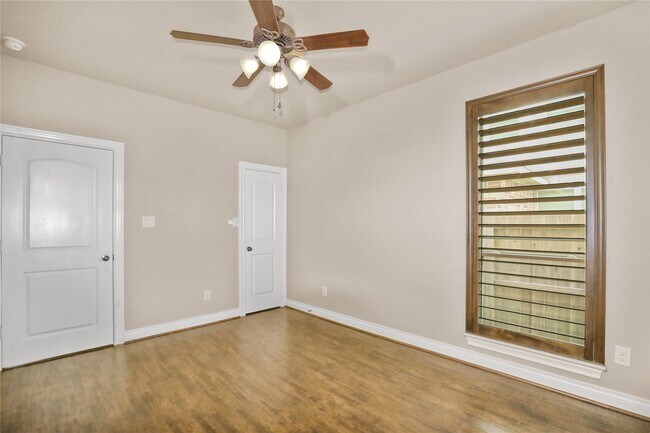 Building Photo - 28902 Davenport Dr