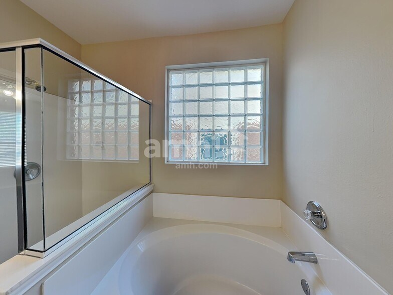 Building Photo - 26814 Sparrow Rdg