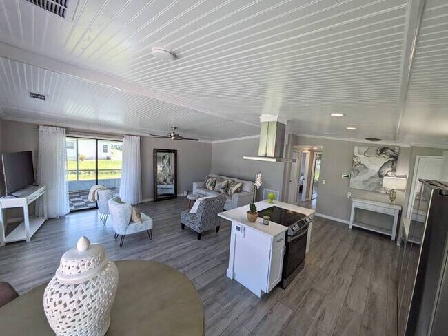 Building Photo - 79 N Meadow Dr