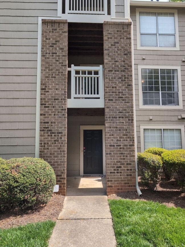 Building Photo - Pristine 2BD/2BA Condo in Southpark!