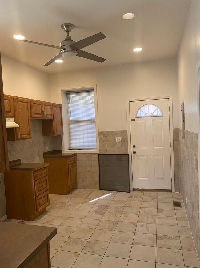 Building Photo - 6424 S Morgan St