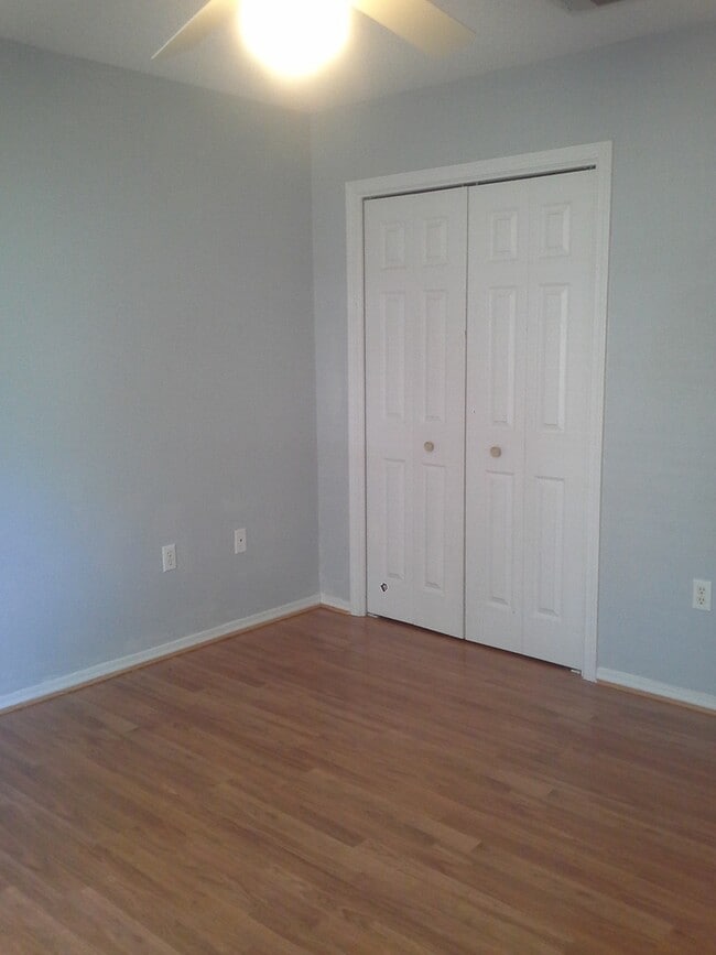 Building Photo - 369 Riverchase Blvd