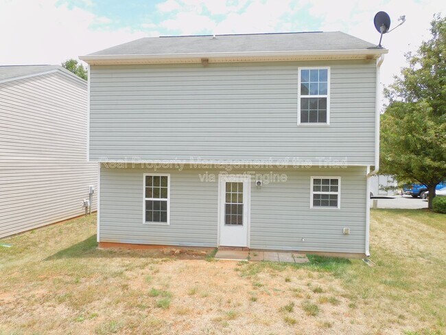 Building Photo - 1475 Worchester St