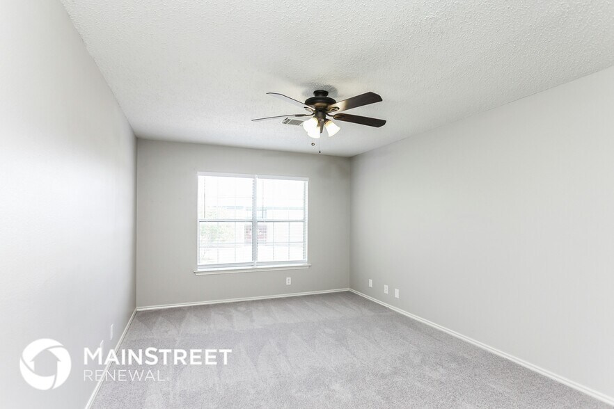 Building Photo - 6135 Lyndell Spring