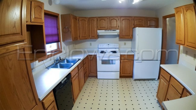 Building Photo - 1504 Brookdale Ln NE