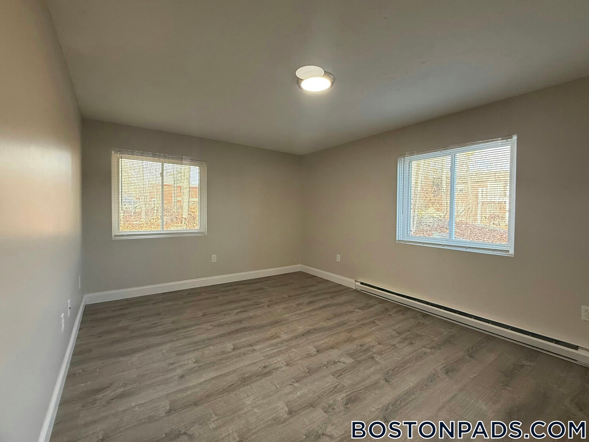 Building Photo - 310 Thompson Rd