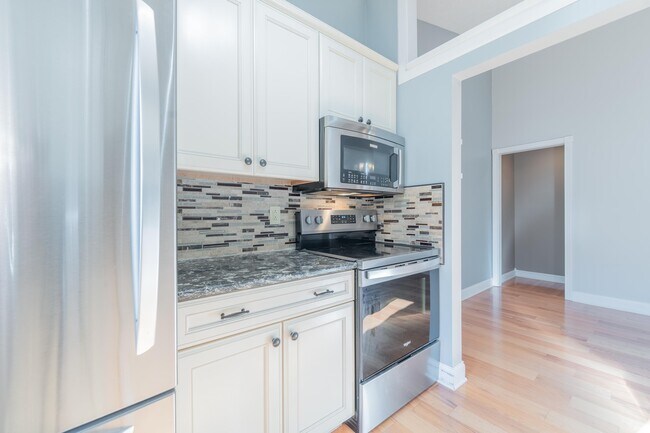 Building Photo - 657 E Heather Dr