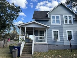 Building Photo - Charming Duplex in Central Huntsville