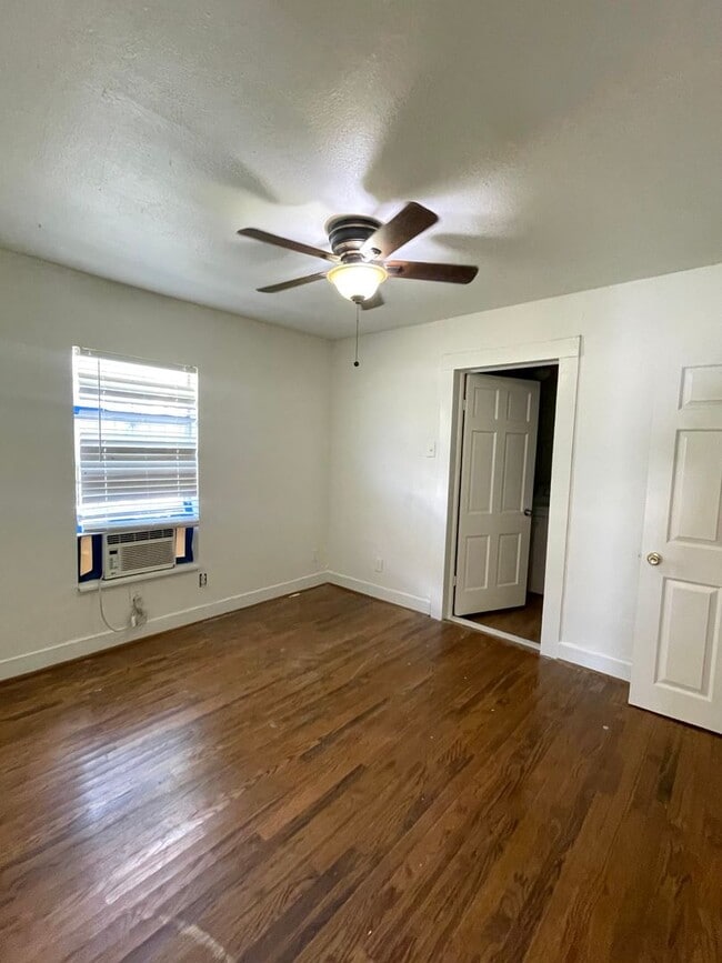 Building Photo - Cedar Crest Home 2 Bed, 1 Bath with Studio...