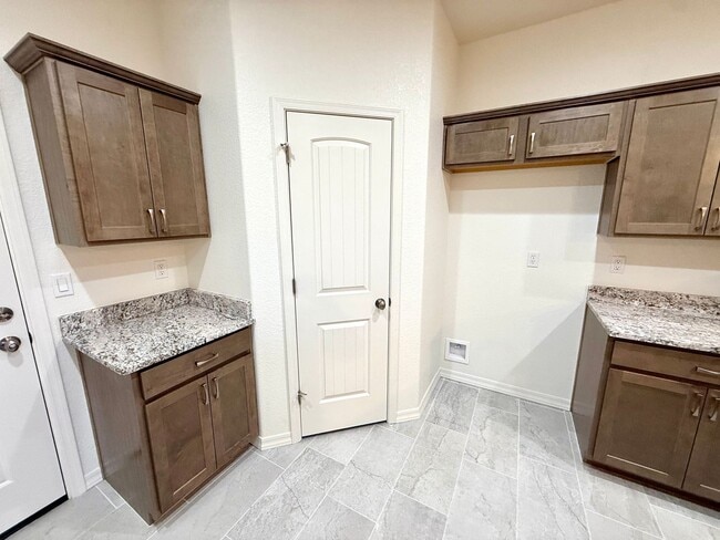 Building Photo - Brand-New 2025-Built 4 Bedroom Home for Re...