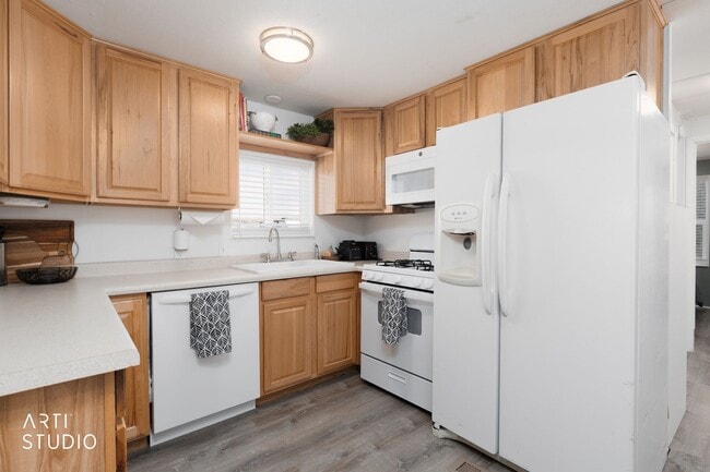 Building Photo - Charming fully furnished 2-bedroom + office home in Beaver Dam, AZ!