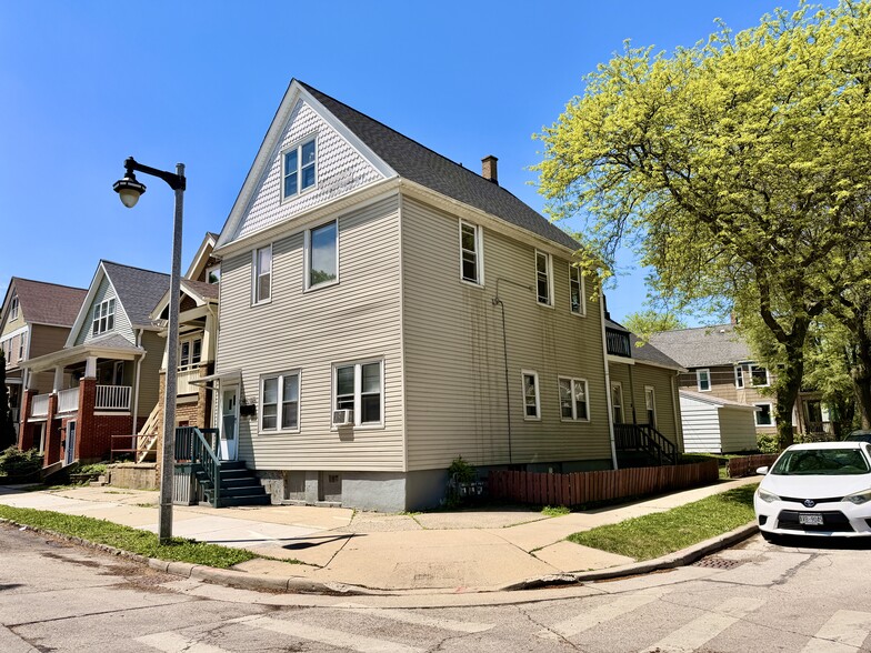 Exterior - 2477-2479 N Dousman St