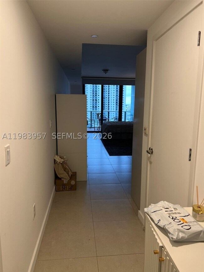 Building Photo - 1010 Brickell Ave