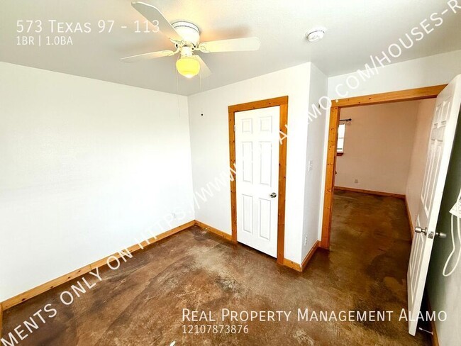 Building Photo - 573 TX-97