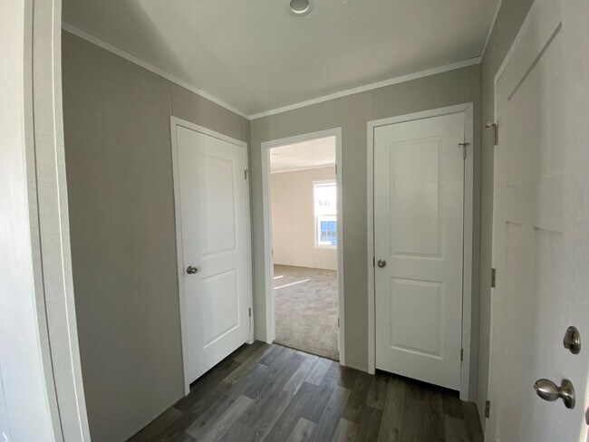 Building Photo - 3363 Bissell Rd