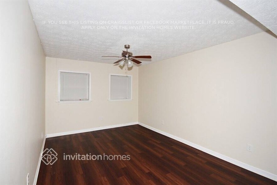 Building Photo - 208 Clydesdale Rd