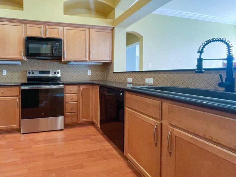 Building Photo - 10113 Condor Loop