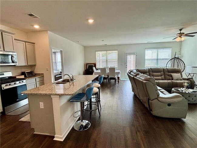 Building Photo - 95 Condor Ct