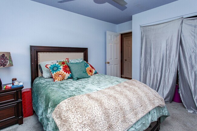 Building Photo - Coming Soon – Spacious 4-Bedroom, 2-Bath H...