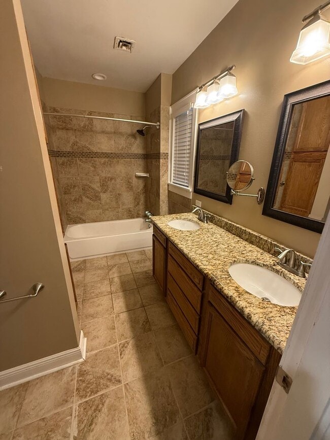 Building Photo - Charming South Highlands Home with Multiple Living Areas