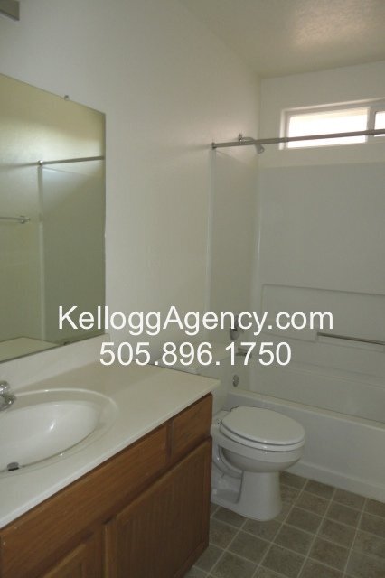 Building Photo - 3BD Plus Office/Bonus Room in Sierra Norte
