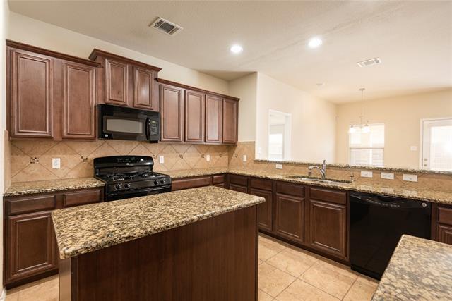 Building Photo - 1024 Lake Hollow Dr
