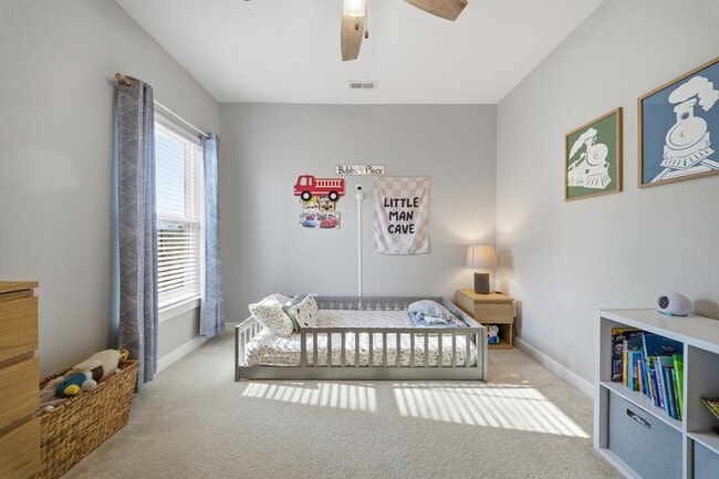 Building Photo - 1824 Hazelwood Rd