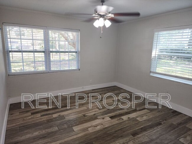 Building Photo - 1130 W Lake Brantley Rd